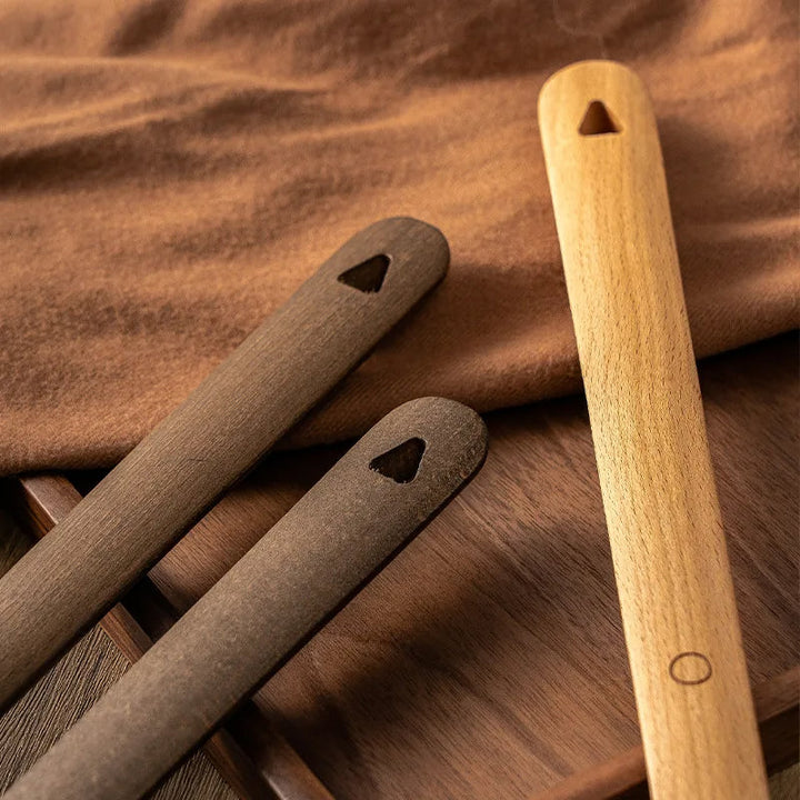 Extra Long Shoe Horn with Curved Smooth Surface and Comfortable Grip