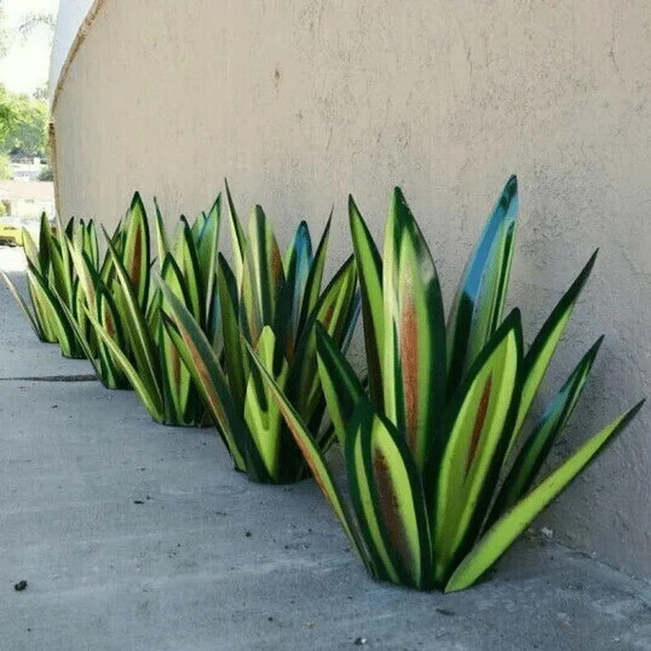 Outdoor Garden Lamp with Agave Design