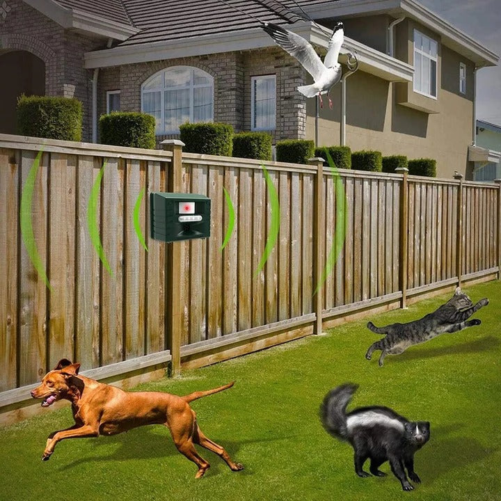 Outdoor Ultrasonic Bird Deterrent Solar-Powered Pest Control Device