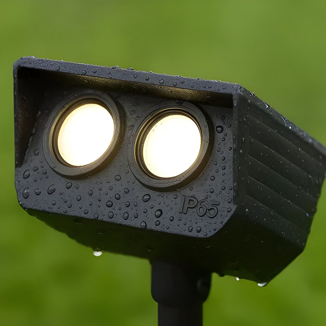 Solar Powered Spot with Adjustable Zoom Function