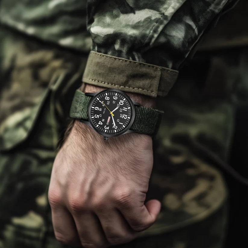 Mens Outdoor Watch Waterproof Scratch Resistant Case