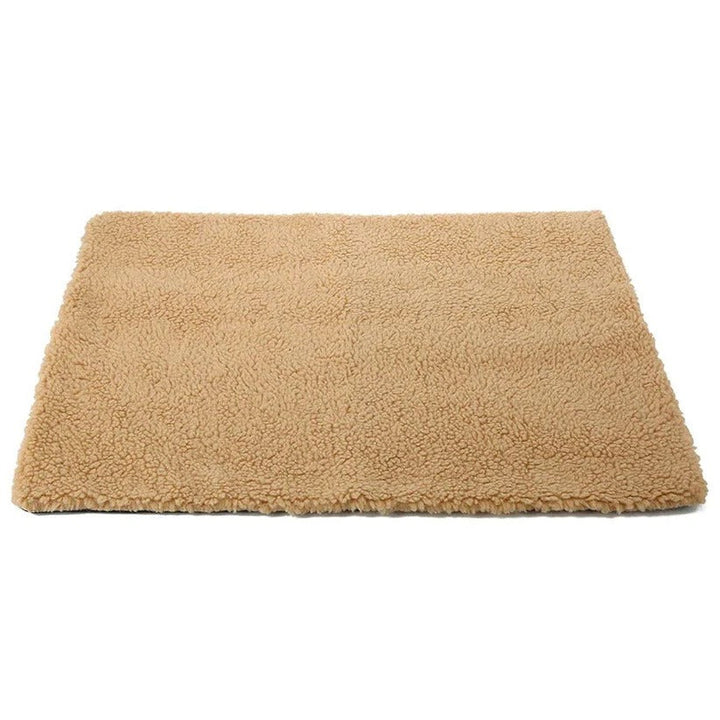 Pet Blanket Self-Warming Washable Design for Cats and Dogs