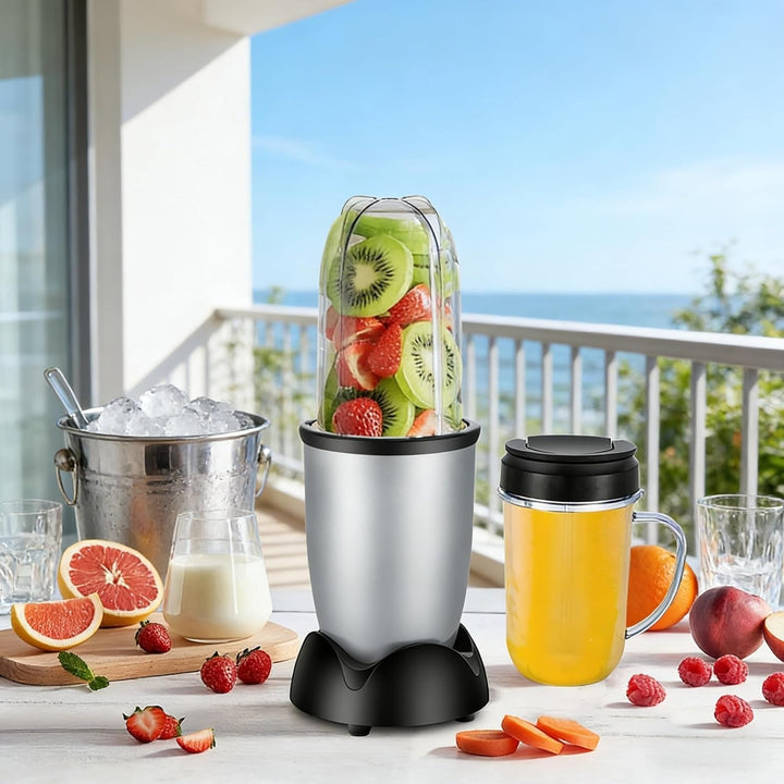 Compact Single Serve Blender with Small Bullet Blending Pieces
